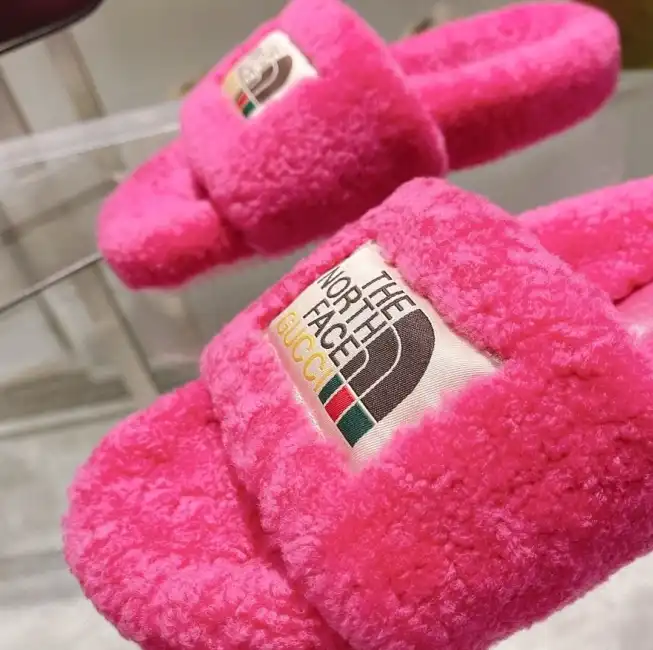 hype Gucci Slippers