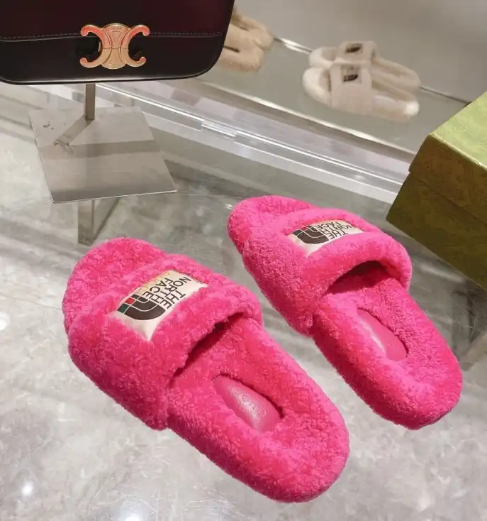 hype Gucci Slippers