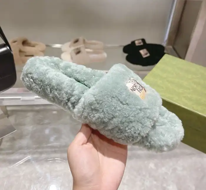 hype Gucci Slippers