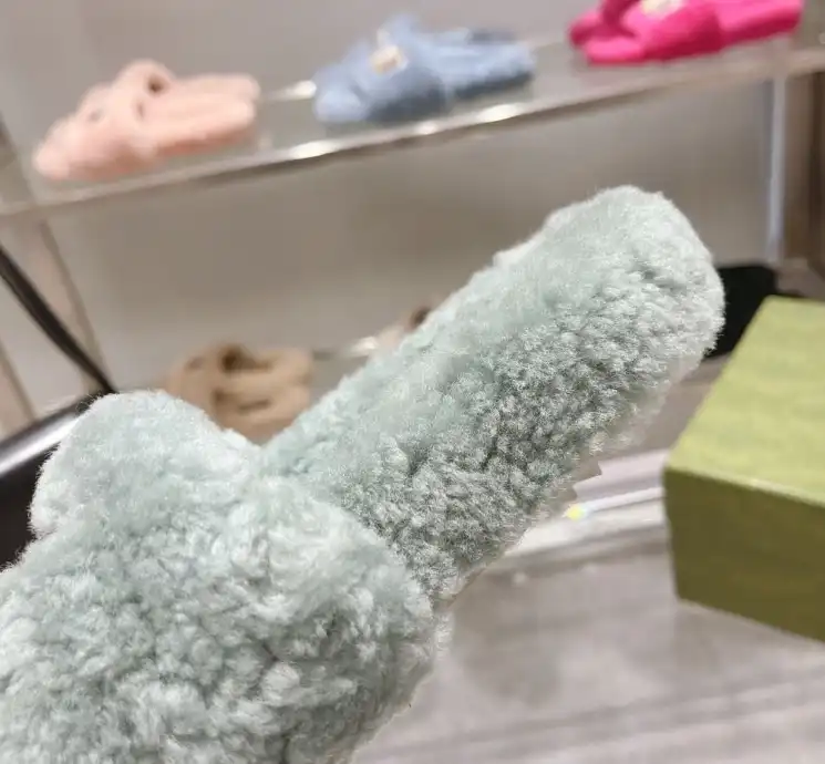 hype Gucci Slippers