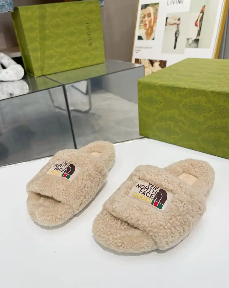 hype Gucci Slippers