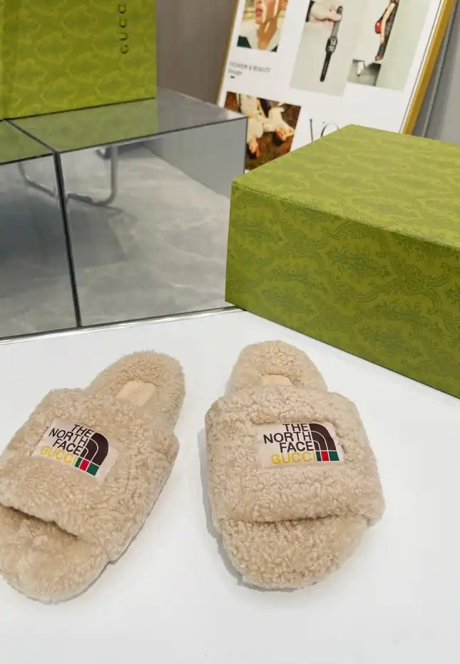 hype Gucci Slippers