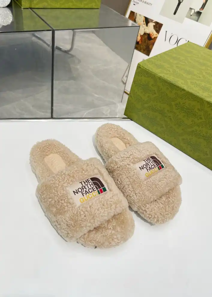 hype Gucci Slippers