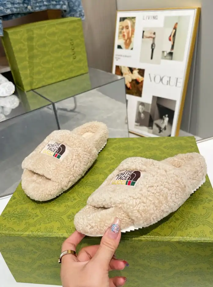 hype Gucci Slippers