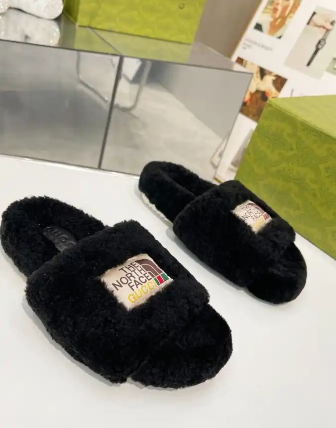 hype Gucci Slippers