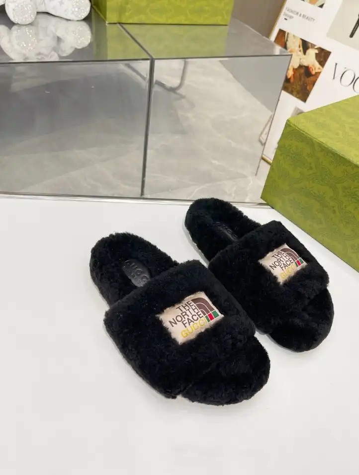 hype Gucci Slippers