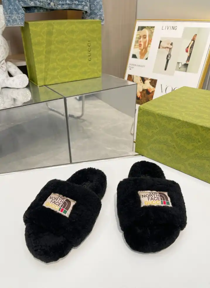 hype Gucci Slippers