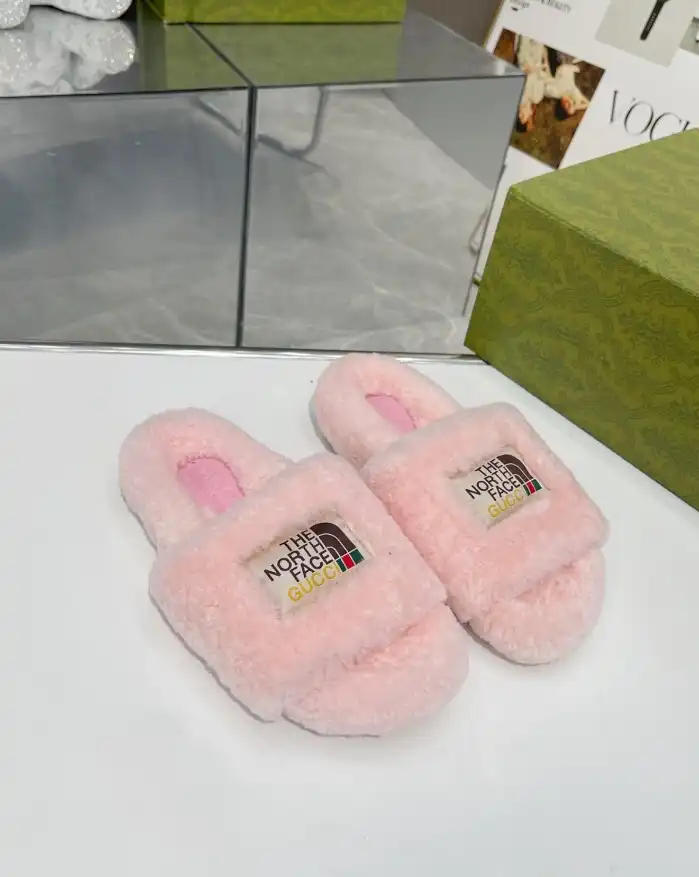 hype Gucci Slippers