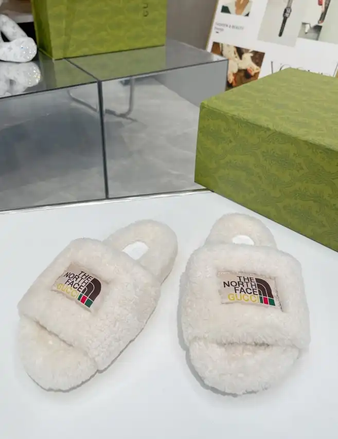 hype Gucci Slippers