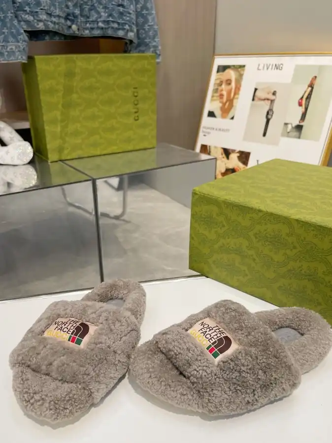 hype Gucci Slippers