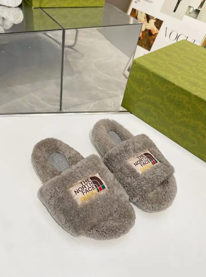 hype Gucci Slippers