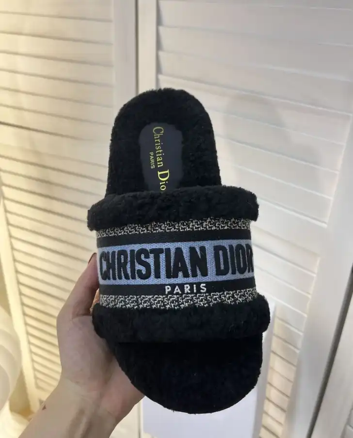 hype Christian Dior Slippers