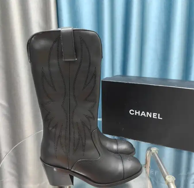 hype Chanel Boots