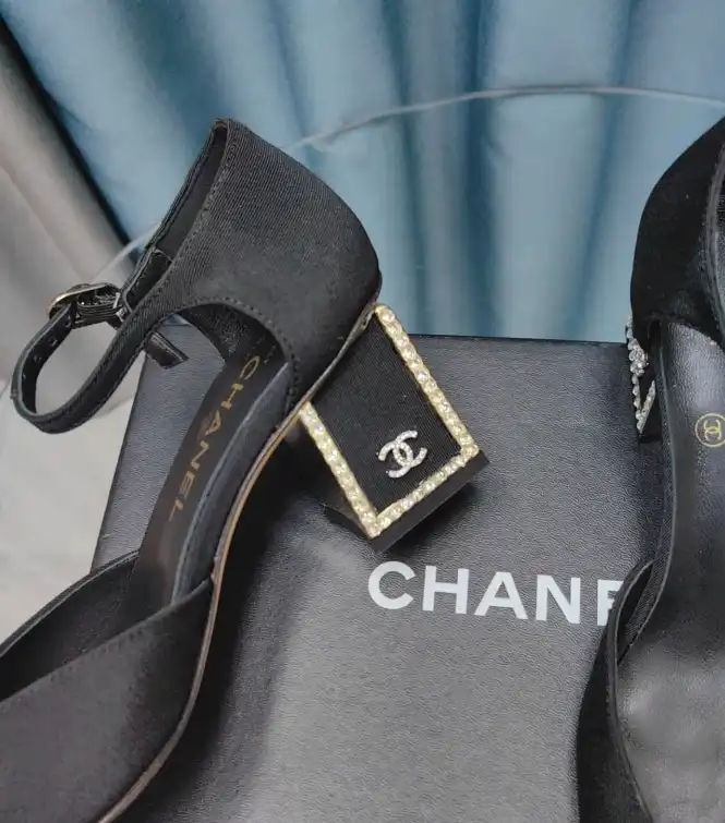 hype Chanel High Heels