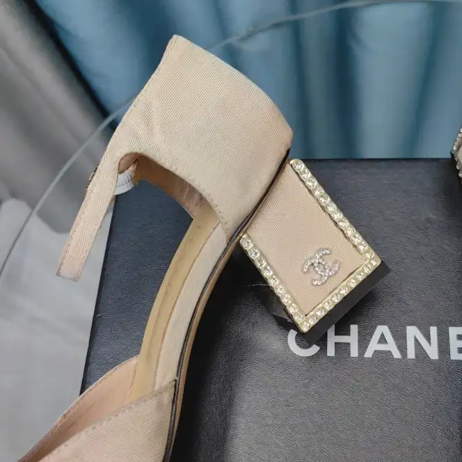 hype Chanel High Heels