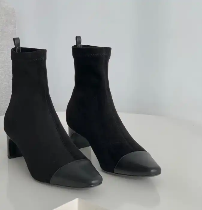 hype Chanel Boots