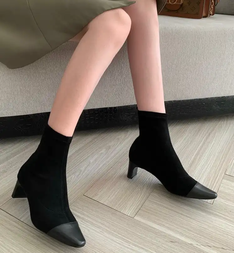 hype Chanel Boots