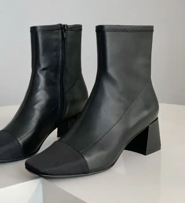 hype Chanel Boots