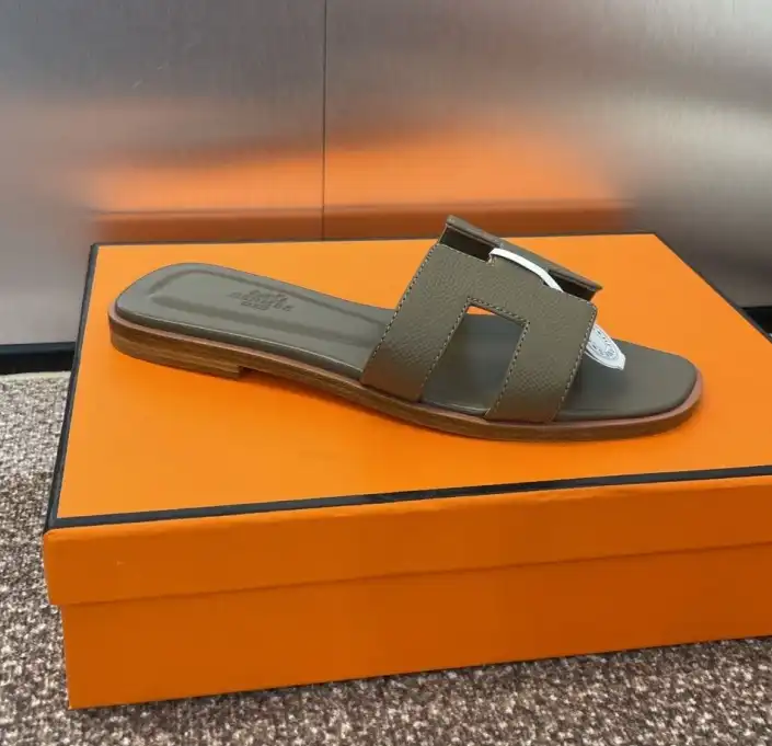 hype Hermes Slippers