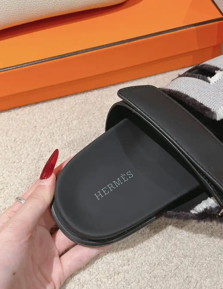 hype Hermes Slippers