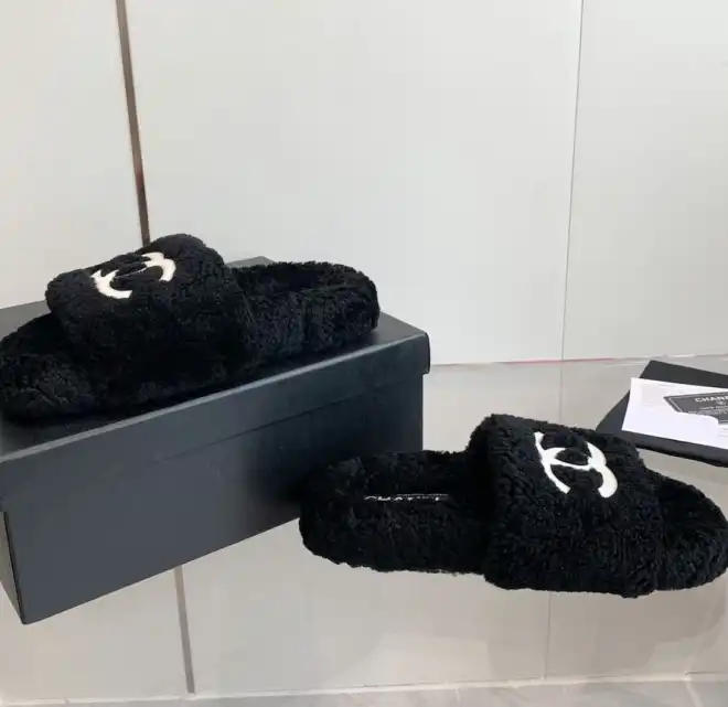 hype Chanel Slippers