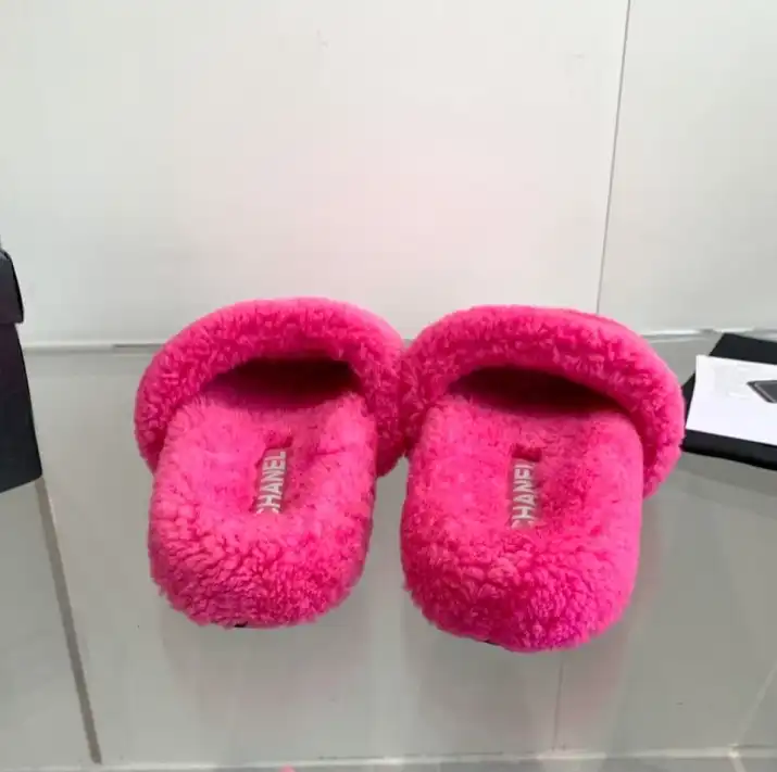 hype Chanel Slippers