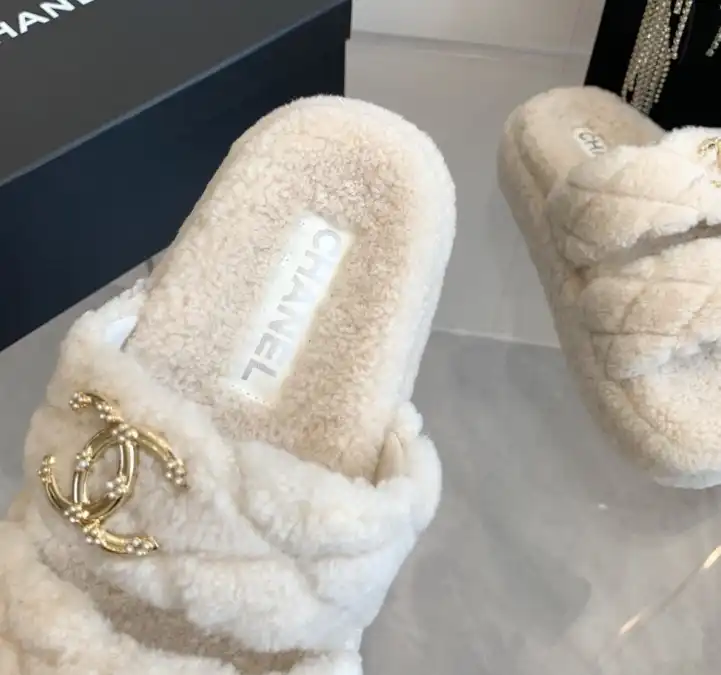 hype Chanel Slippers