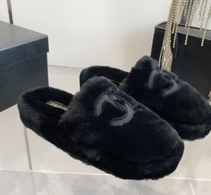 hype Chanel Slippers