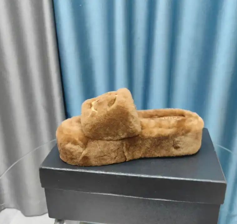 hype Chanel Slippers