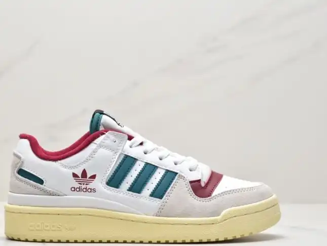 hype Adidas Sneakers