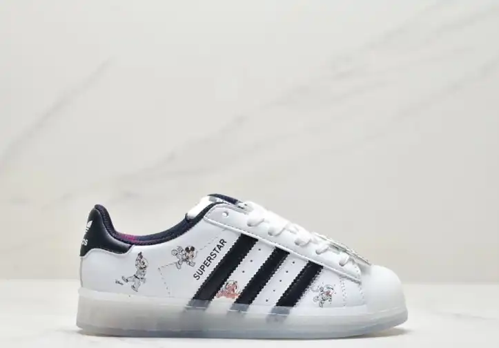 hype Adidas Sneakers