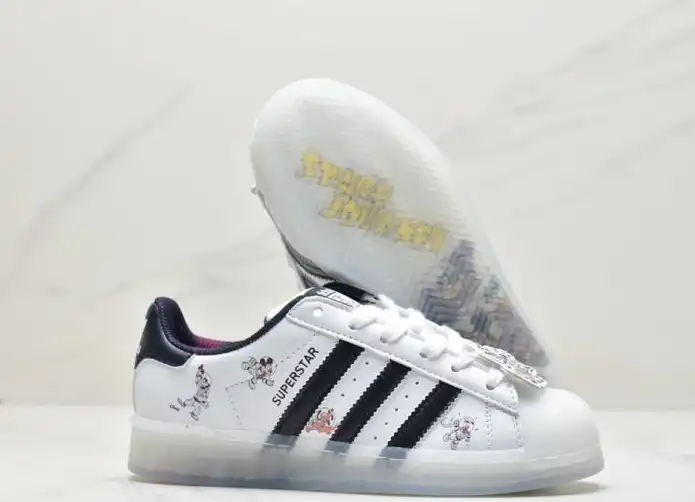 hype Adidas Sneakers