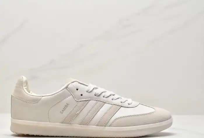 hype Adidas Sneakers