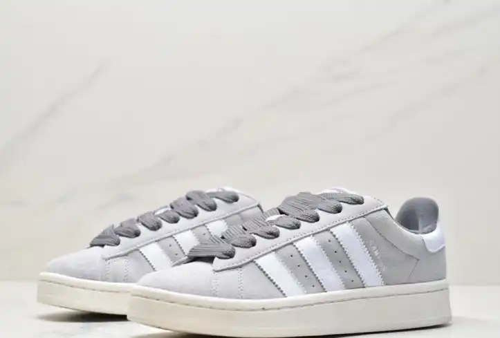 hype Adidas Sneakers