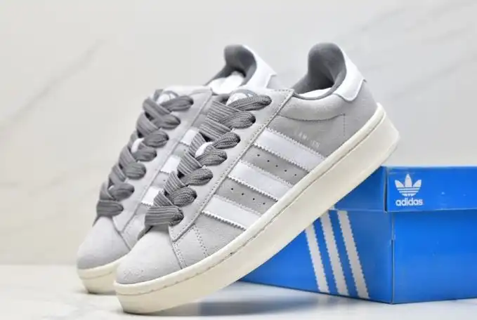 hype Adidas Sneakers