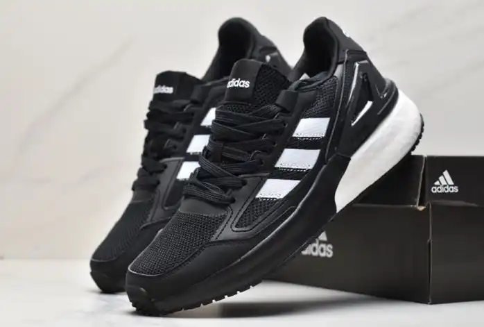 hype Adidas Sneakers