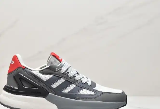 hype Adidas Sneakers