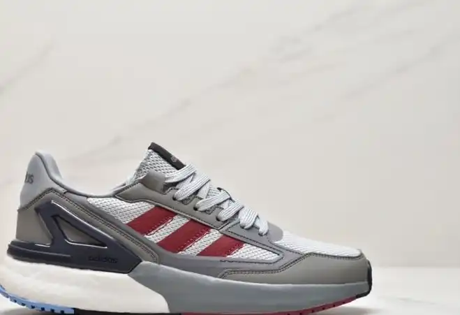 hype Adidas Sneakers