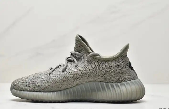 hype Adidas Yeezy Boost