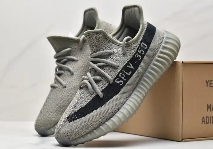 hype Adidas Yeezy Boost