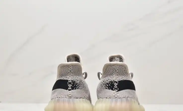 hype Adidas Yeezy Boost