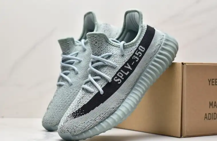 hype Adidas Yeezy Boost