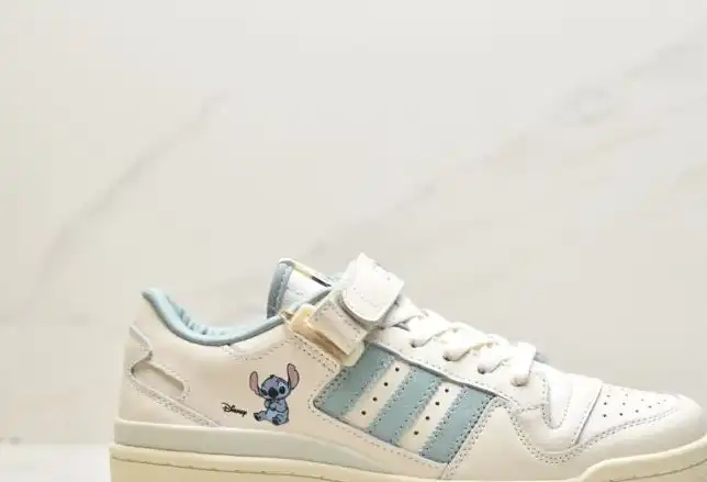 hype Adidas Sneakers