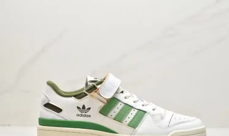 hype Adidas Sneakers