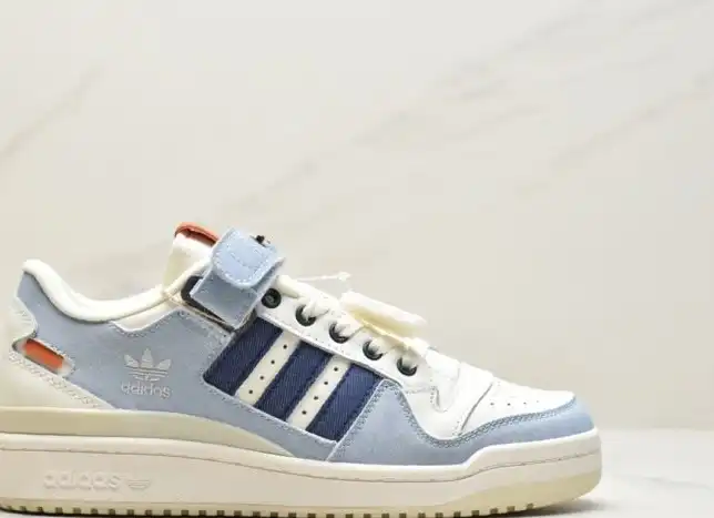 hype Adidas Sneakers