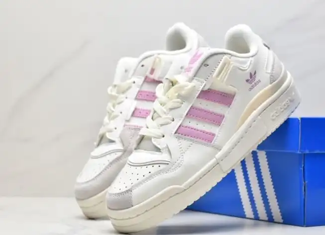 hype Adidas Sneakers