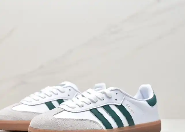 hype Adidas Sneakers