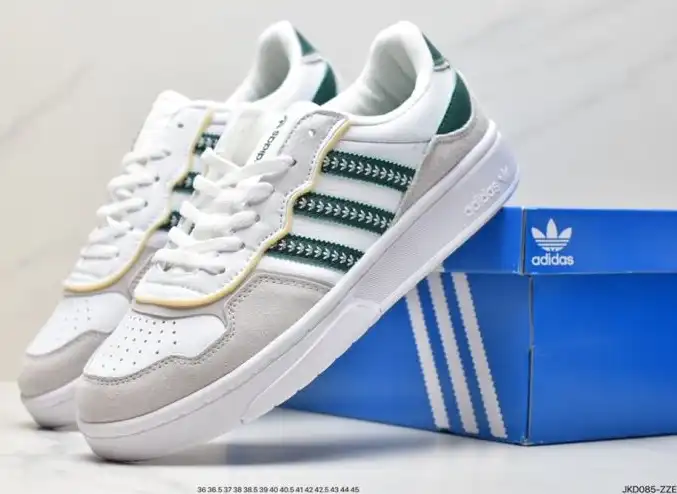 hype Adidas Sneakers