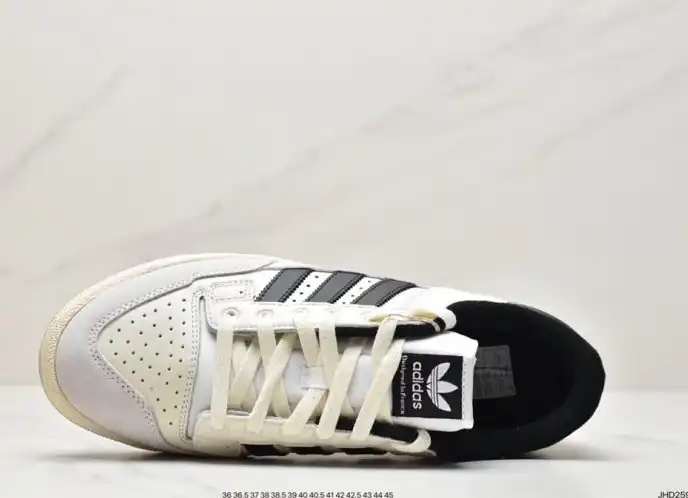 hype Adidas Sneakers