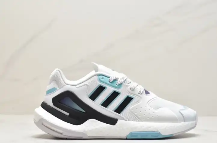 hype Adidas Sneakers